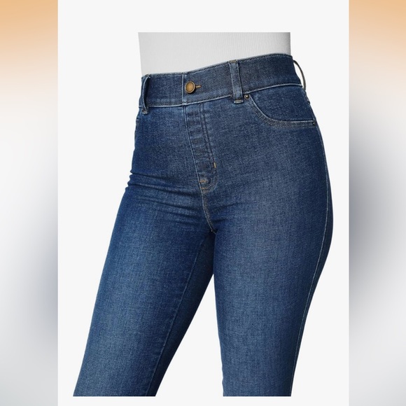 SPANX SPANXSHAPE™ EVERYWEAR FLARE JEANS Authentic Blue 2X SOLD OUT ON SITE - Picture 5 of 7